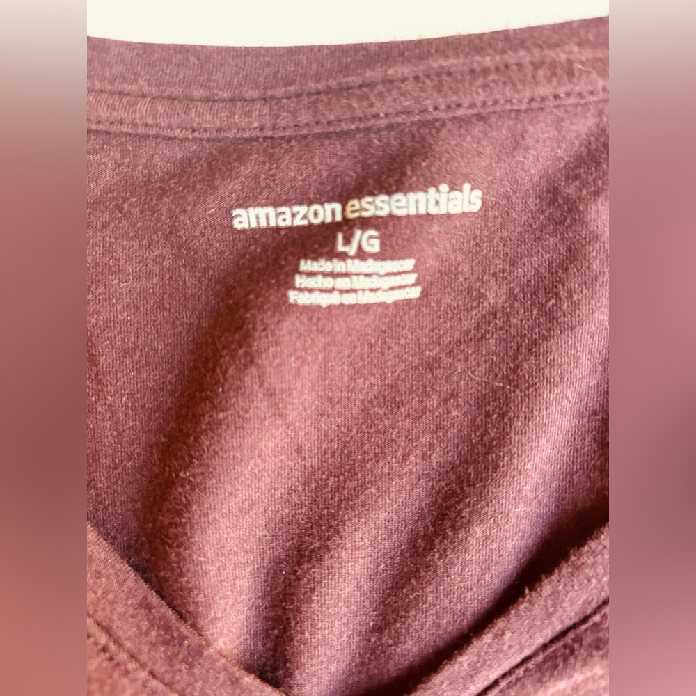 Amazon Essentials Women’s V Neck Burgundy Tee Cotton Blend‎ Size L, Super SOFT - Picture 3 of 6